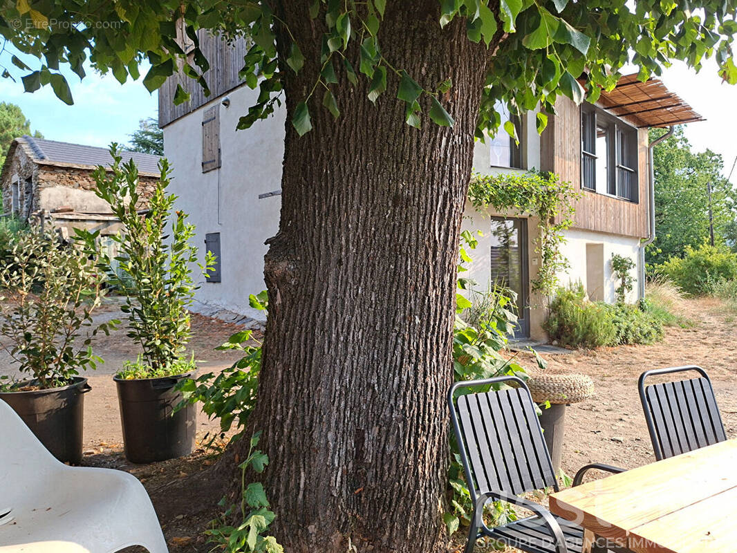 Maison 5 pièces à vendre à Saint Hilaire de Lavit - Calme et Vue Magnifique - photo 1