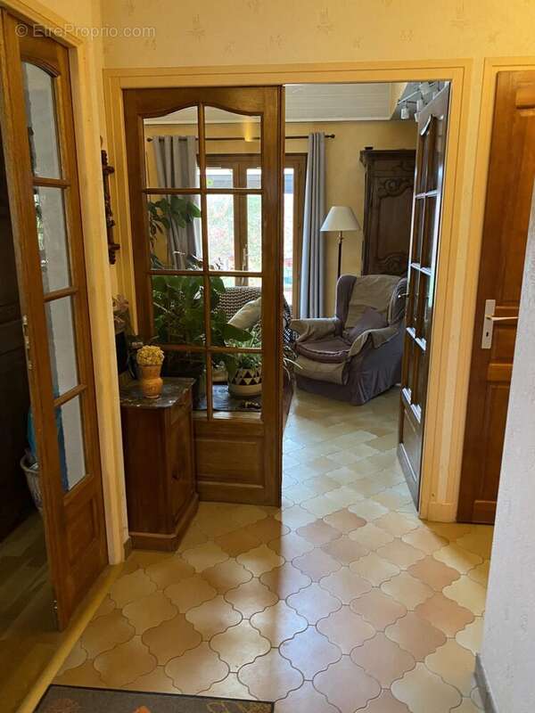 Maison à MONTELEGER