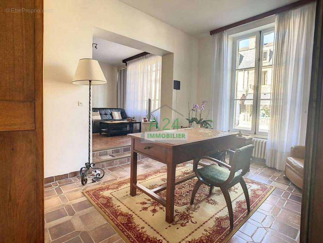 Maison à LE BUISSON-DE-CADOUIN