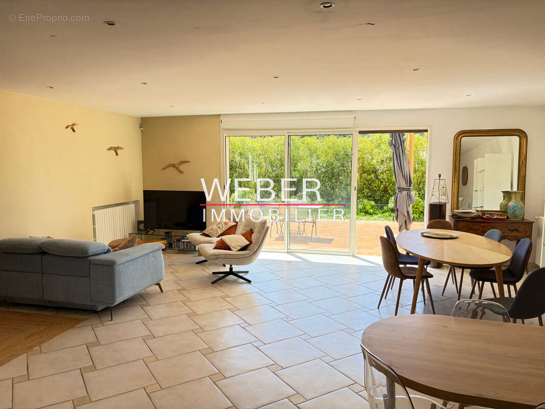 Maison à LE CASTELLET