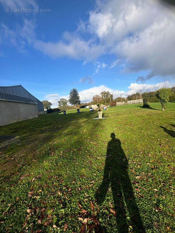 Commerce à PLOUAGAT