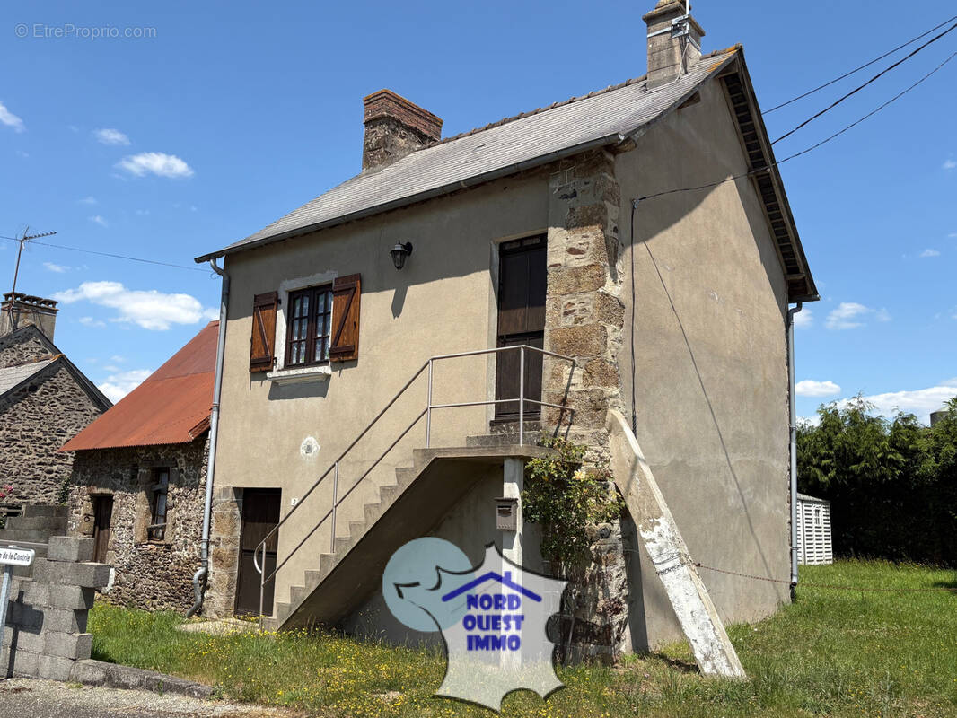 Maison à AMBRIERES-LES-VALLEES