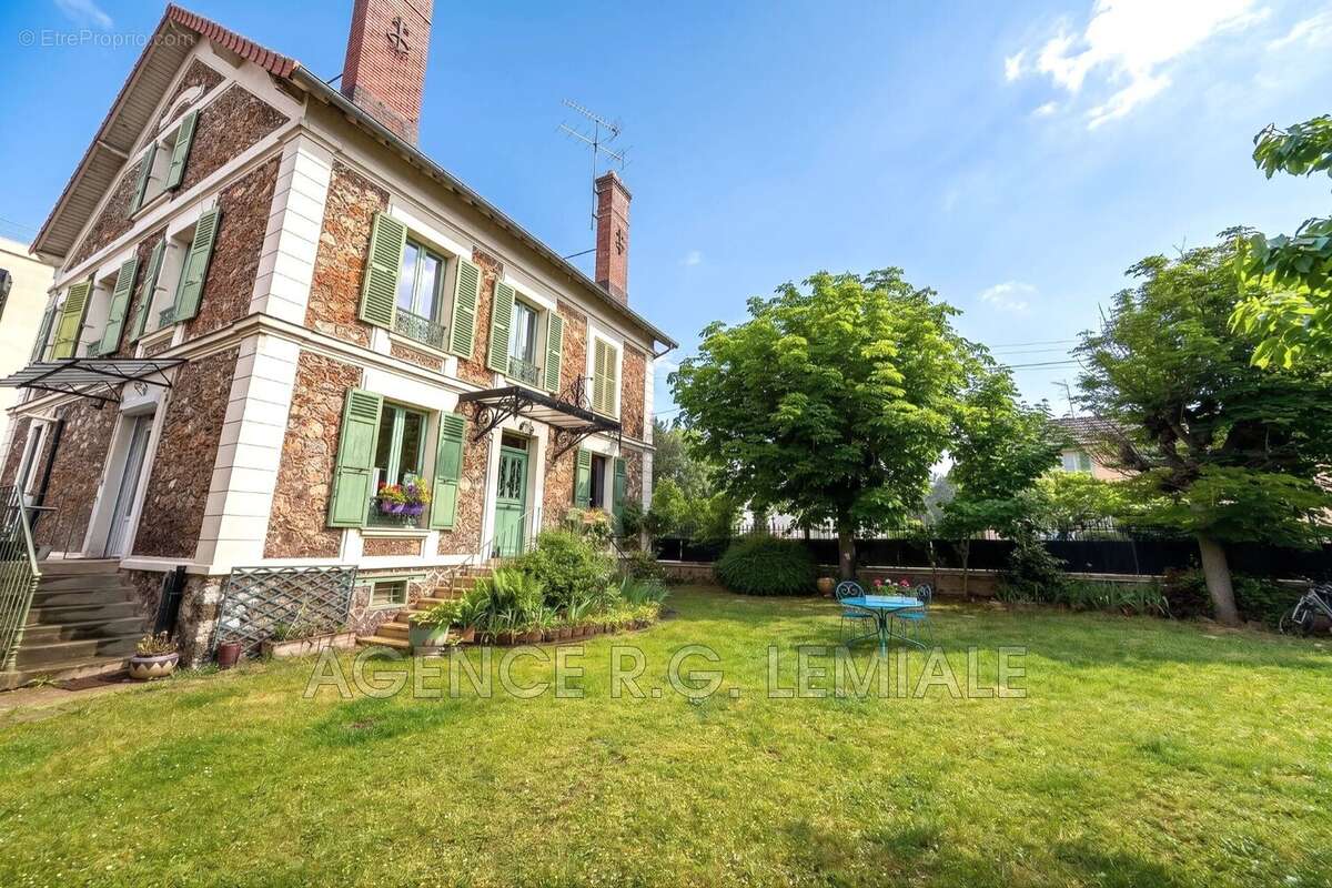 Maison à MAISONS-LAFFITTE