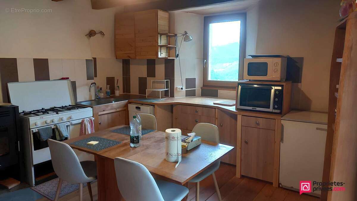 Maison à SAINT-PIERRE-DE-COLOMBIER