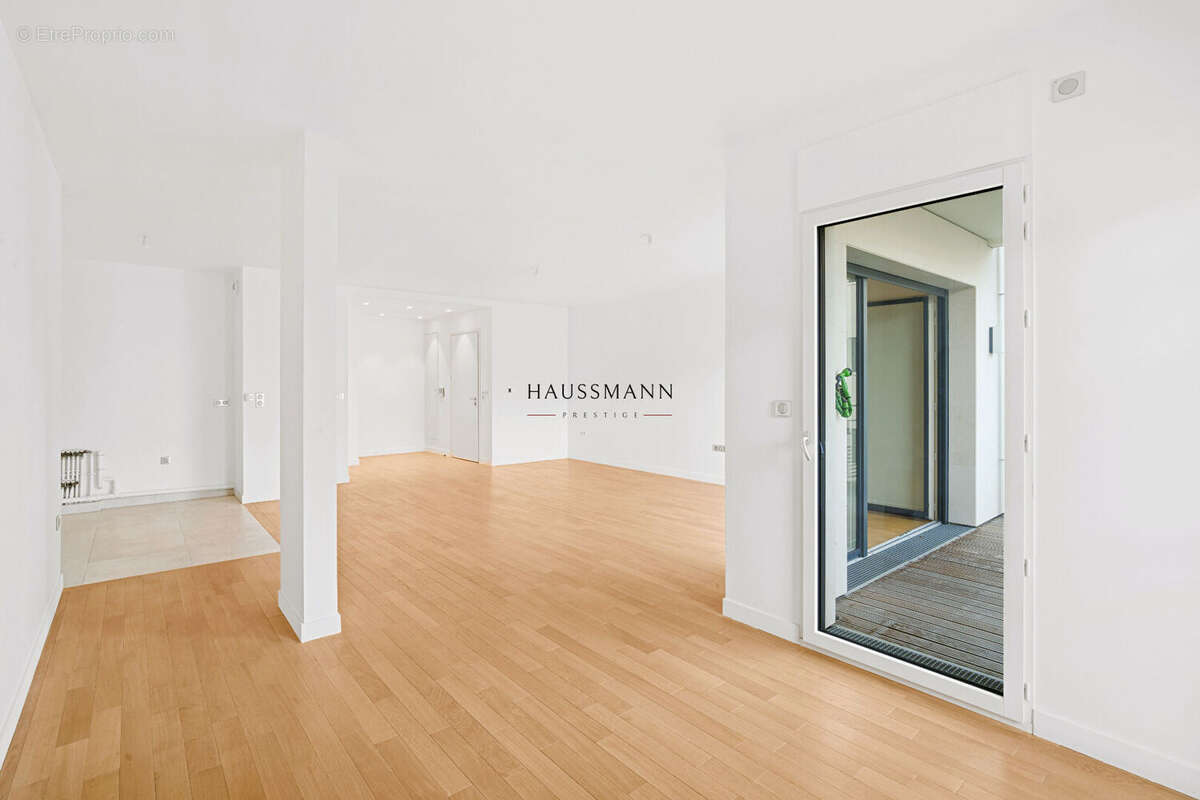 Appartement à NEUILLY-SUR-SEINE