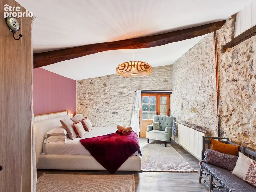 Maison en pierre de cinq chambres avec piscine et superbe grange de 153 m², proche de Sainte-Foy-la-Grande - photo 8