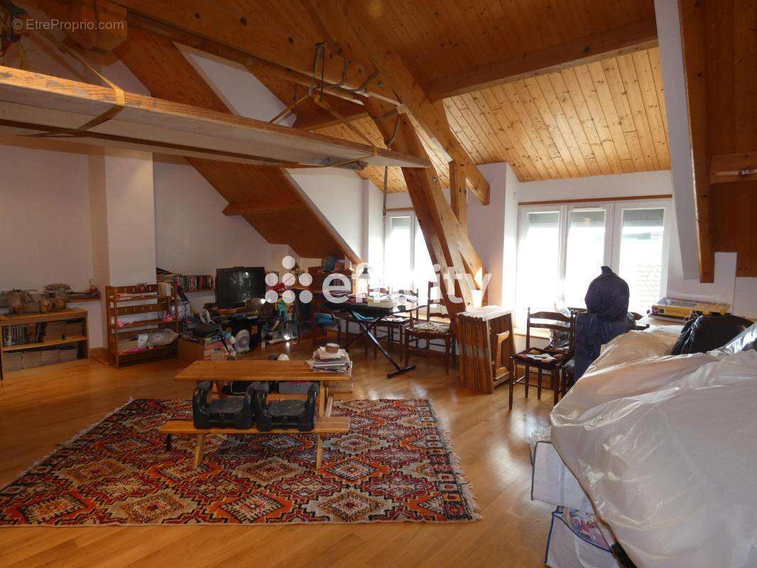 Maison à BELLENAVES