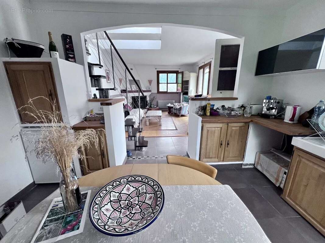 Maison 65 m² à Roure  - photo 7