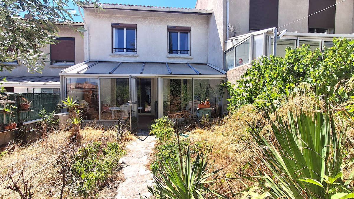 Pavillon type 4/5 Mitoyen + Garage et Grand sous-sol - photo 2