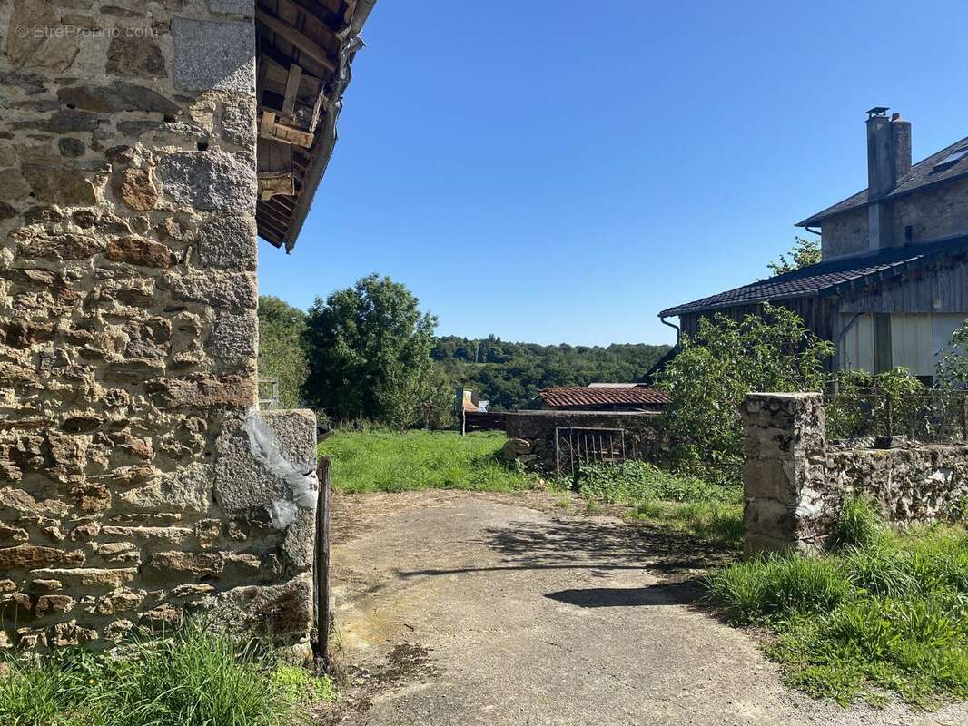 Maison à SAINT-DENIS-DES-MURS