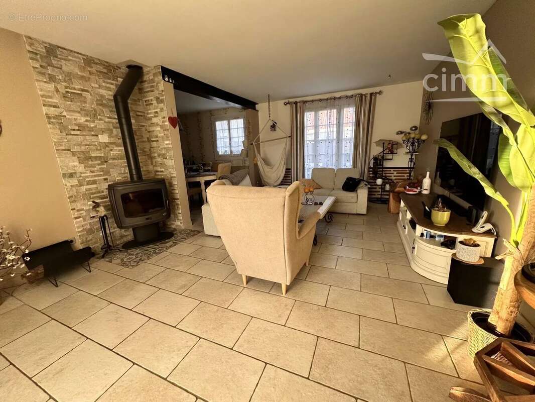 Maison à CONGIS-SUR-THEROUANNE