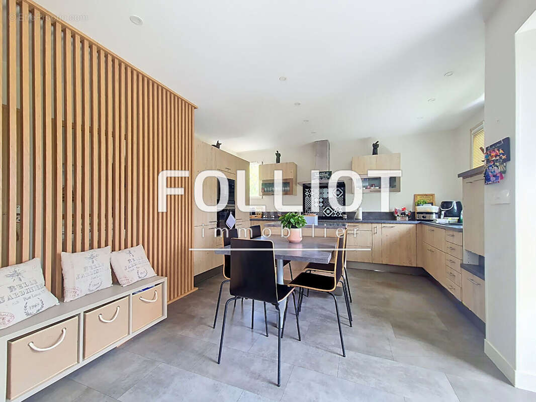 A VENDRE Superbe maison familiale de 9 pièces 170m² à Caen - photo 10