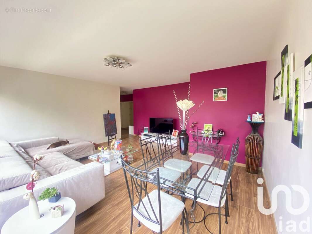 Photo 2 - Appartement à ELANCOURT