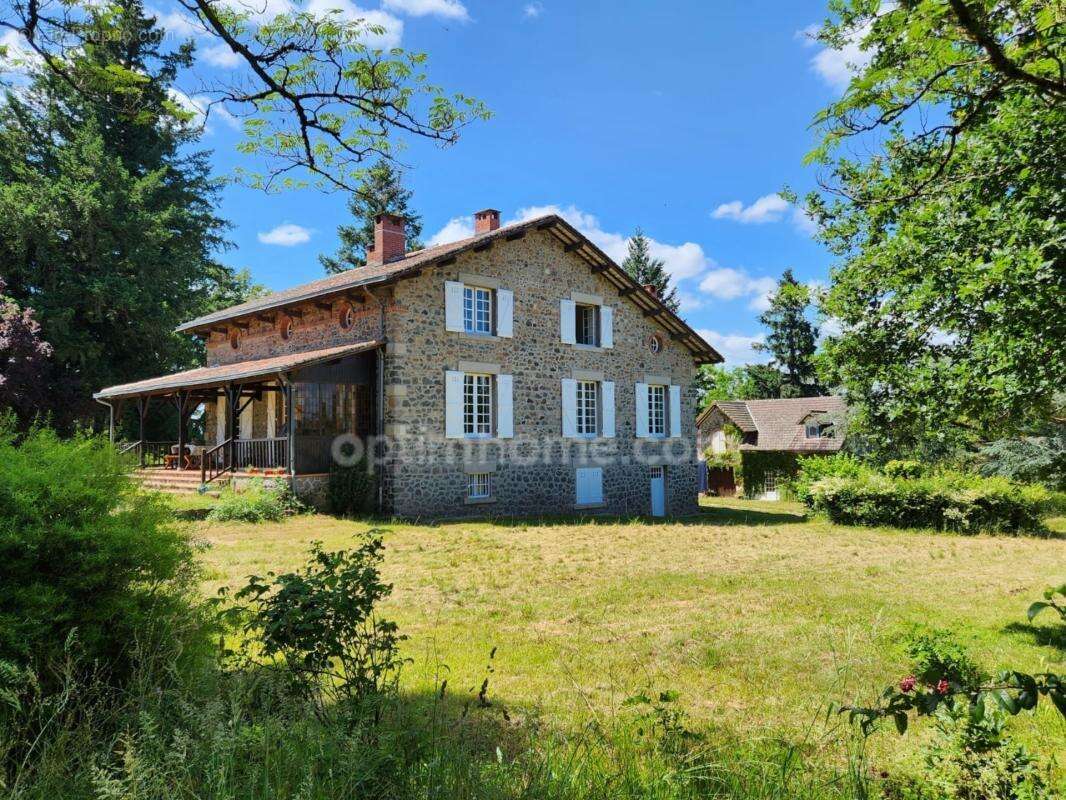 Très Belle maison de caractère  dans parc de 26900 m2 - photo 2