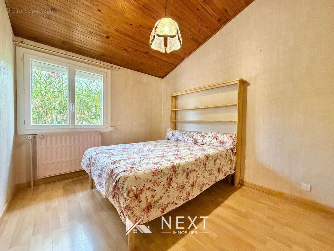 CLAIX   Maison de 103 m2, 4 chambres, jardin arboré et terrasse - photo 7