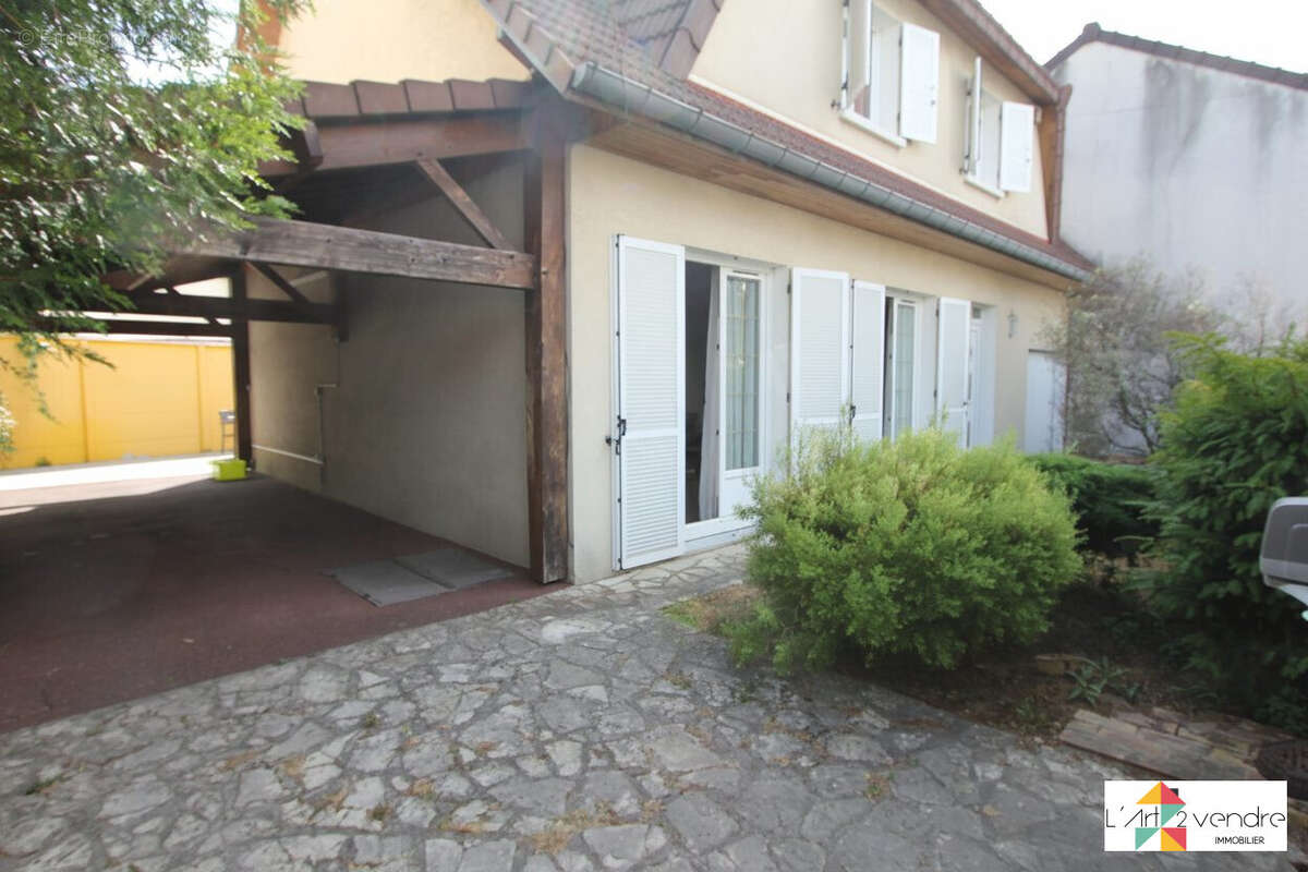Maison 116 m² à Aulnay-Sous-Bois  - photo 2