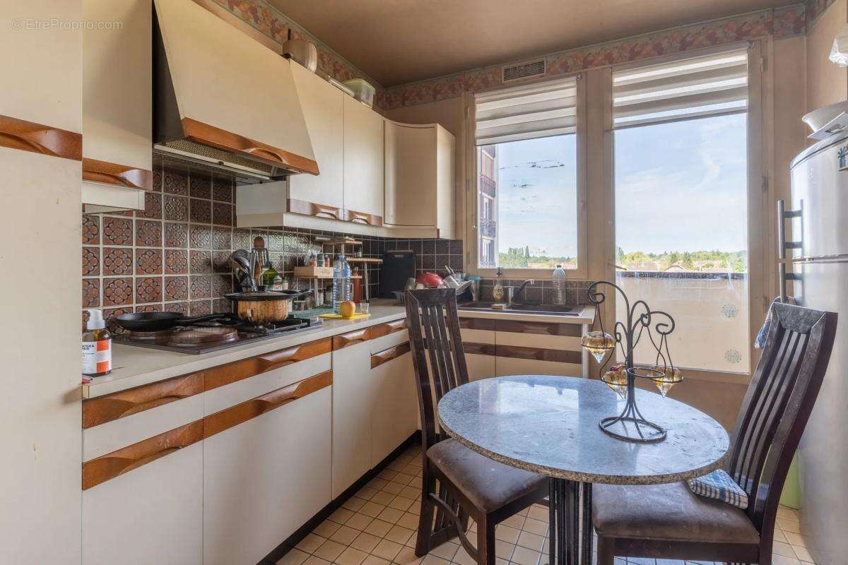 Appartement de 5 pièces de 91 m² à Saint-Ouen-l'Aumône - photo 5