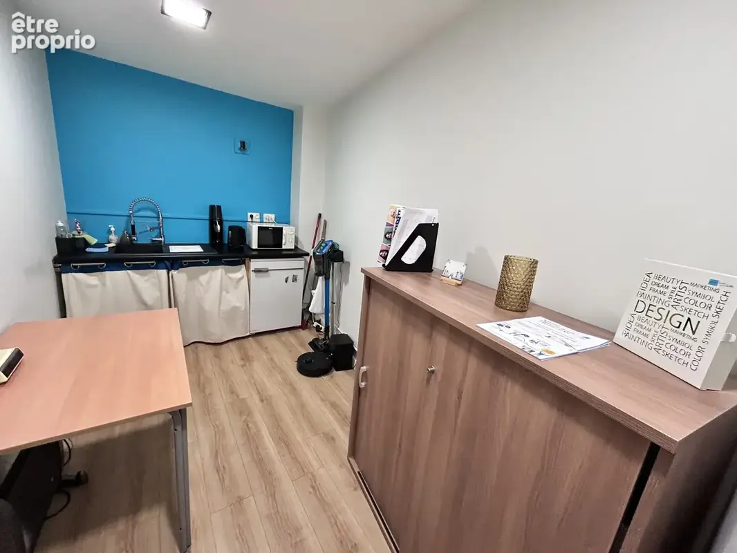 Local professionnel 85 m2 PMR   Bureaux aménagés   Secteur Louyat - photo 10