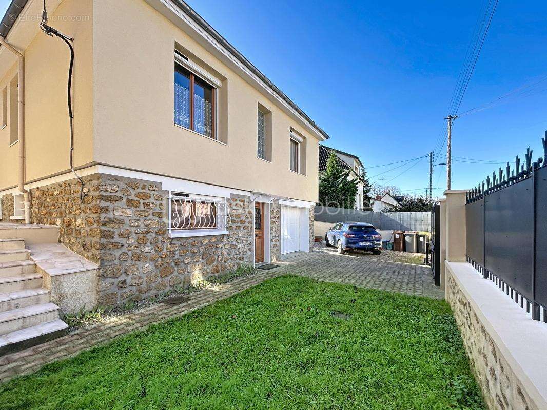 Maison à CORBEIL-ESSONNES