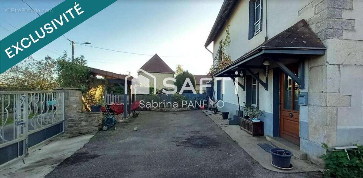 Photo 2 - Maison à AUMONT