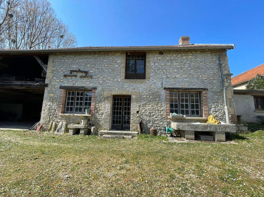 Propriete maison de maître 11 pieces + dependances sur terrain de 3400 m2 - 10 min de gueux - photo 4