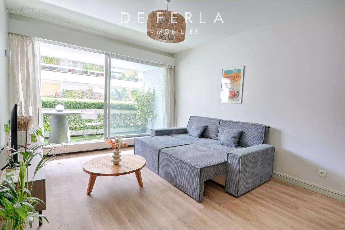 Appartement à PARIS-7E