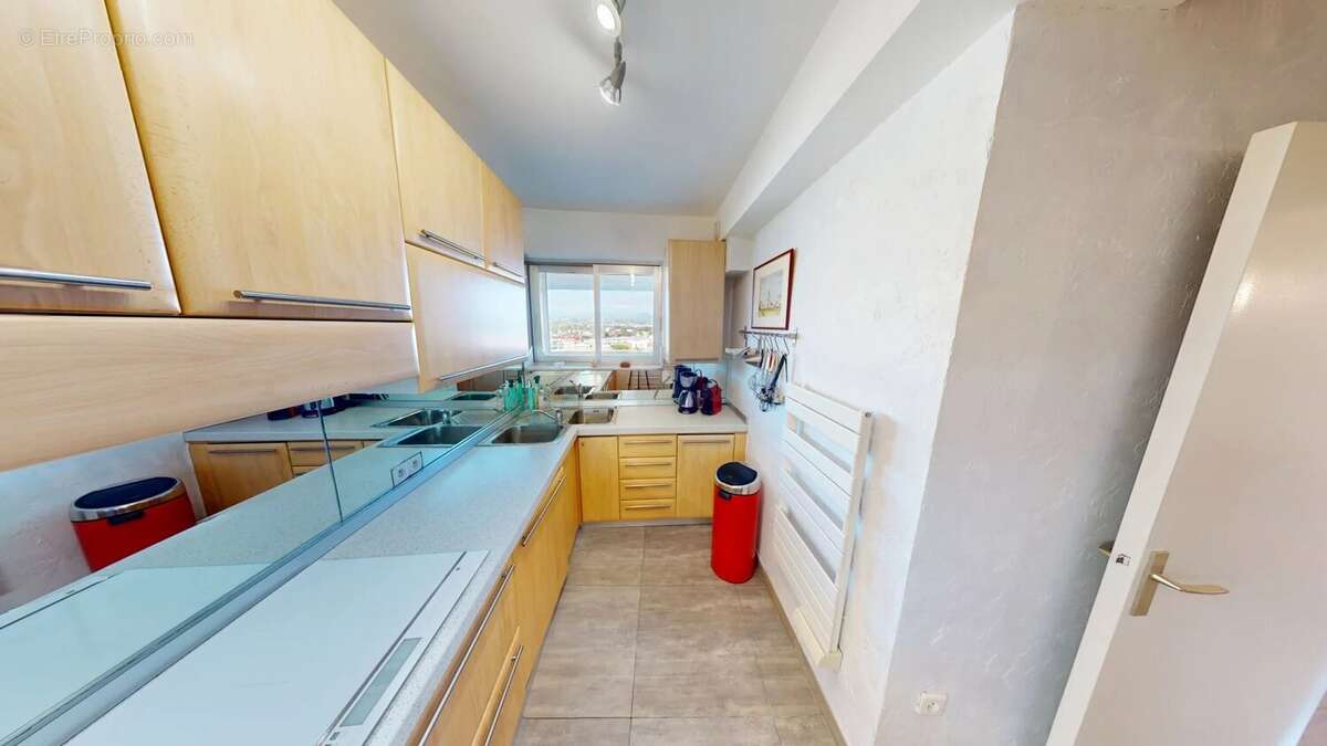 Appartement à VILLENEUVE-LOUBET