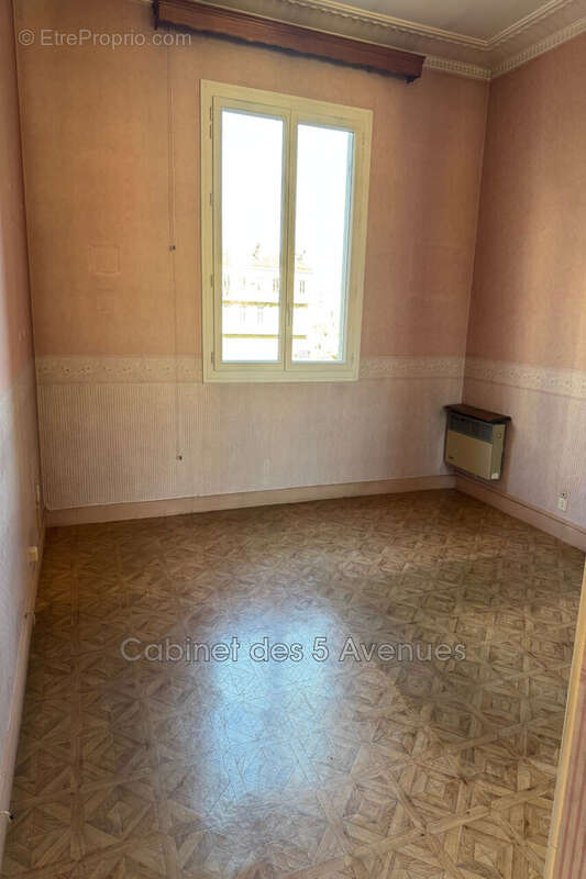 Appartement à MARSEILLE-4E