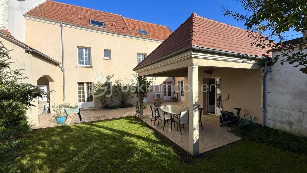 Maison à GERMIGNY-L&#039;EVEQUE