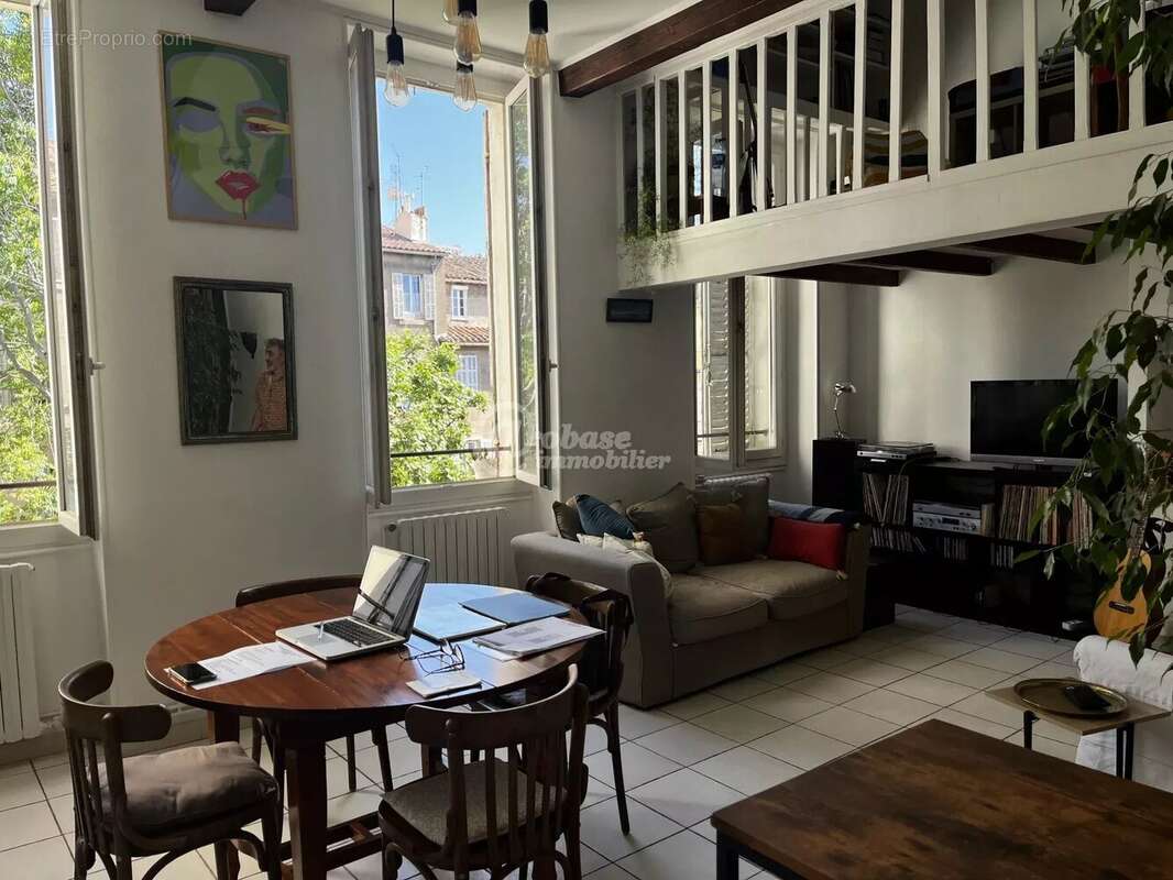 Appartement à MARSEILLE-1E