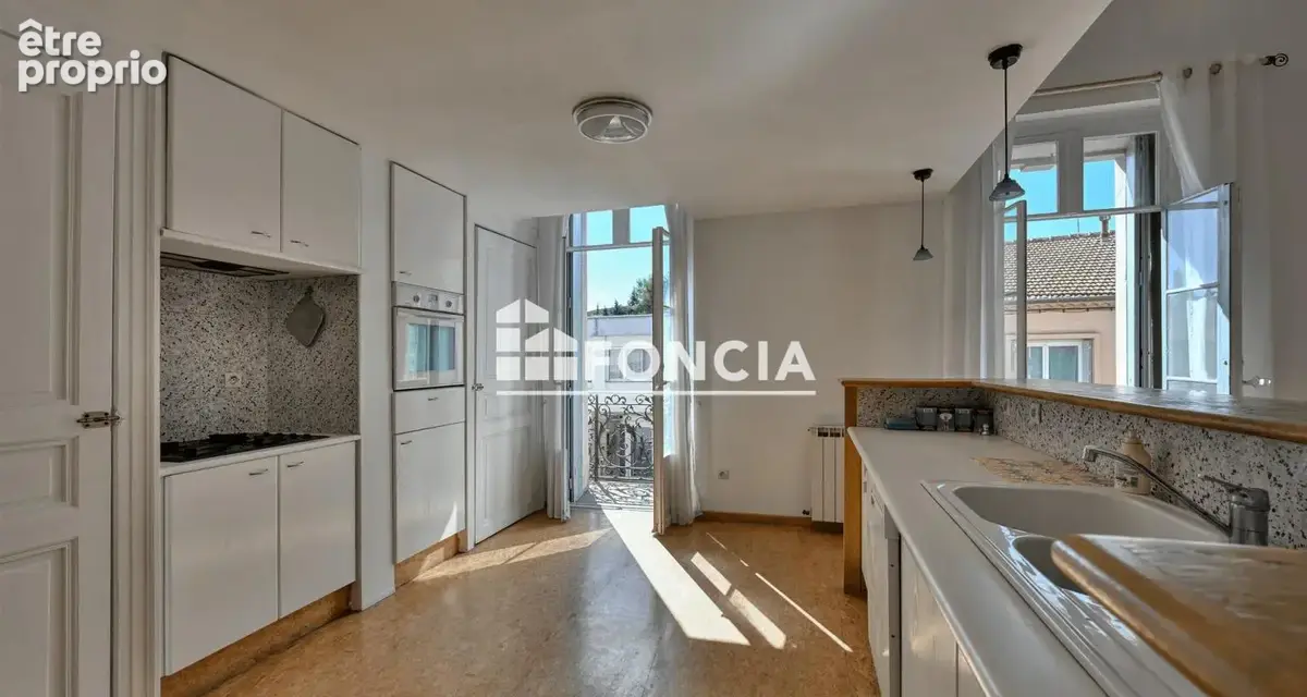 Montpellier Celleneuve — Maison T5 de 210 m² avec jardin, terrasse et garage - photo 4