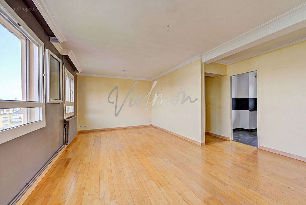 Appartement 4 pièces à vendre à Sartrouville - Dernier étage, lumineux et bien situé - photo 4
