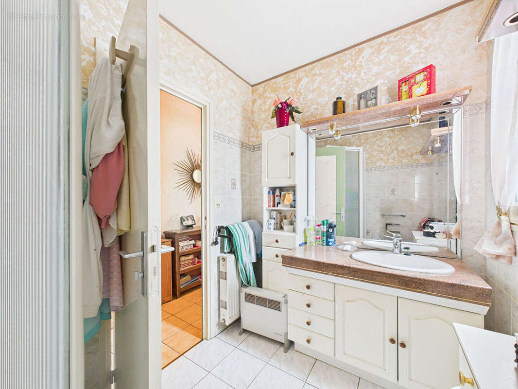 Maison à SAINT-ELOY-LES-MINES