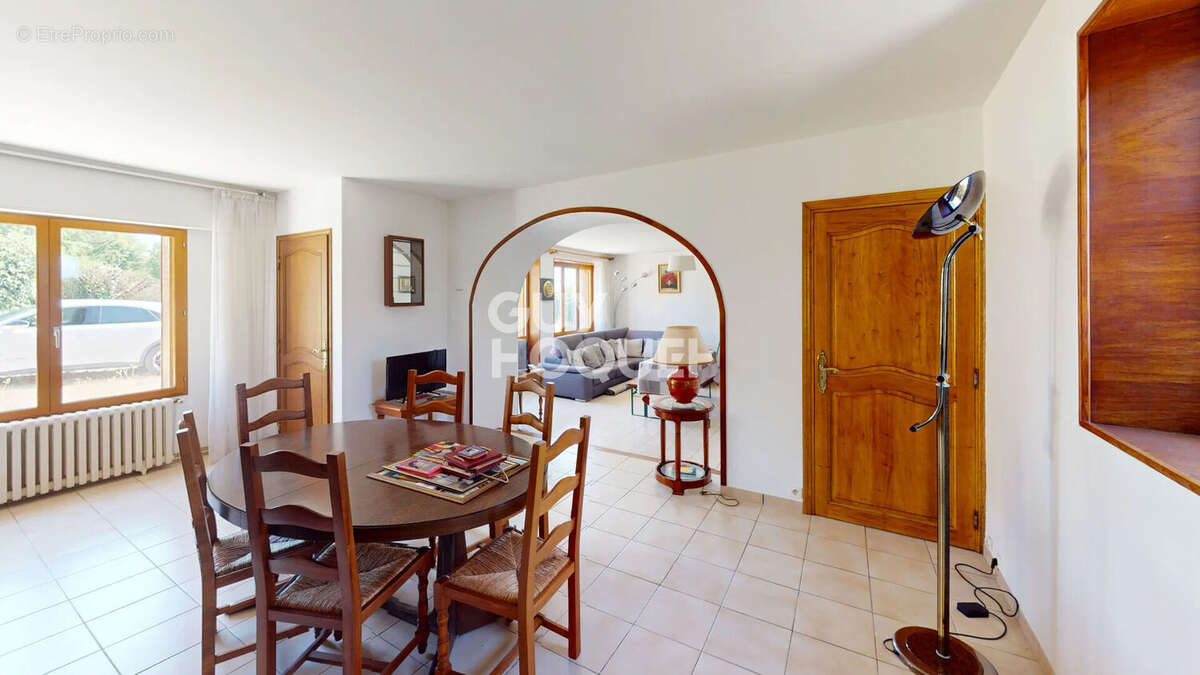 Maison à COURSON-LES-CARRIERES