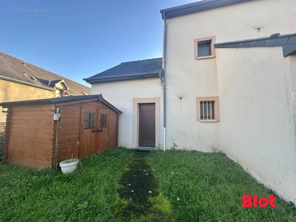 Appartement à MONTFORT-SUR-MEU