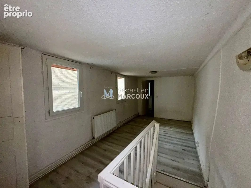 Montbrison centre ville avec cour privative - photo 7