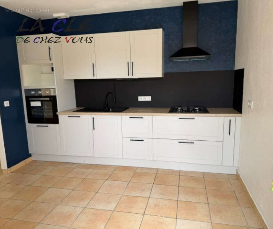 Maison à FAYE-SUR-ARDIN