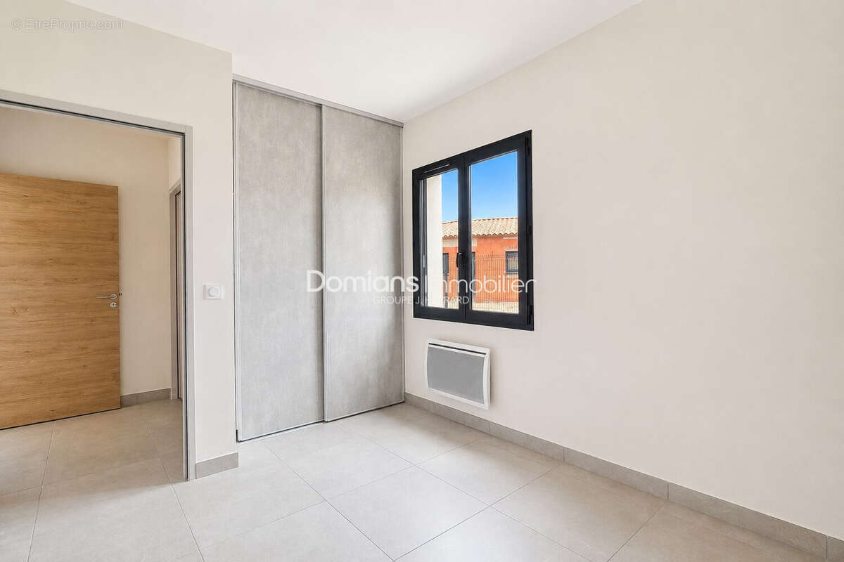 Maison 106 m² à Saint-Cyprien  - photo 4
