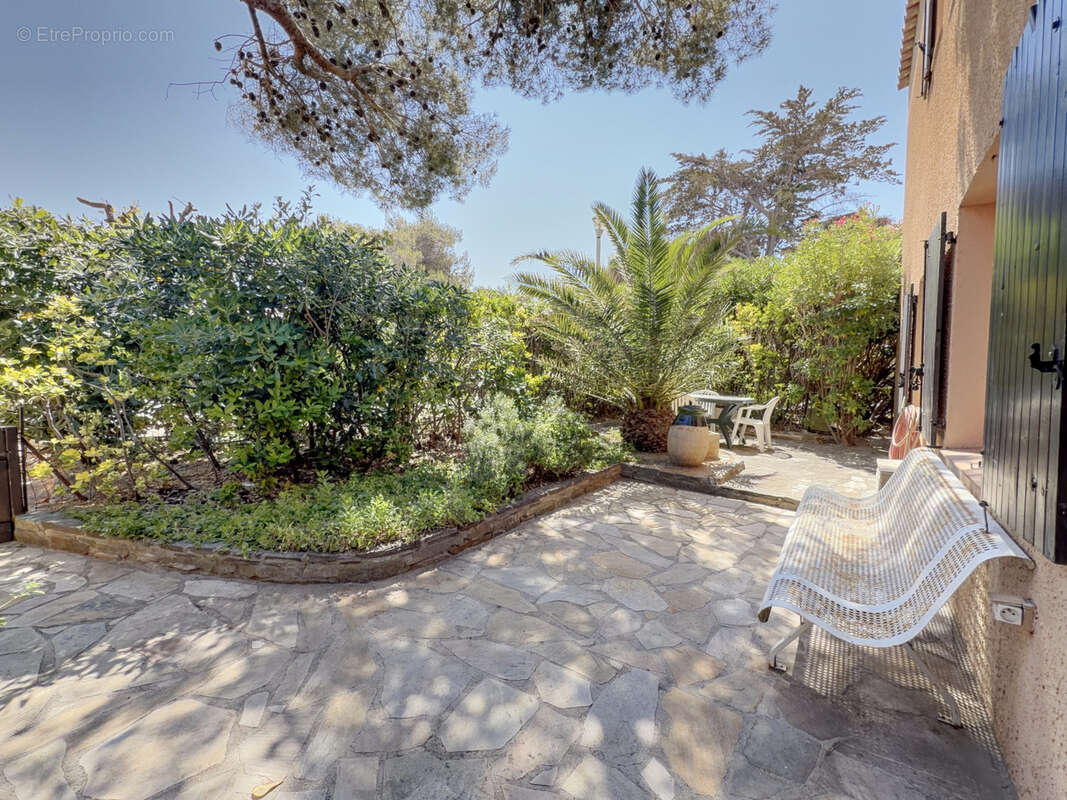 Appartement à SIX-FOURS-LES-PLAGES
