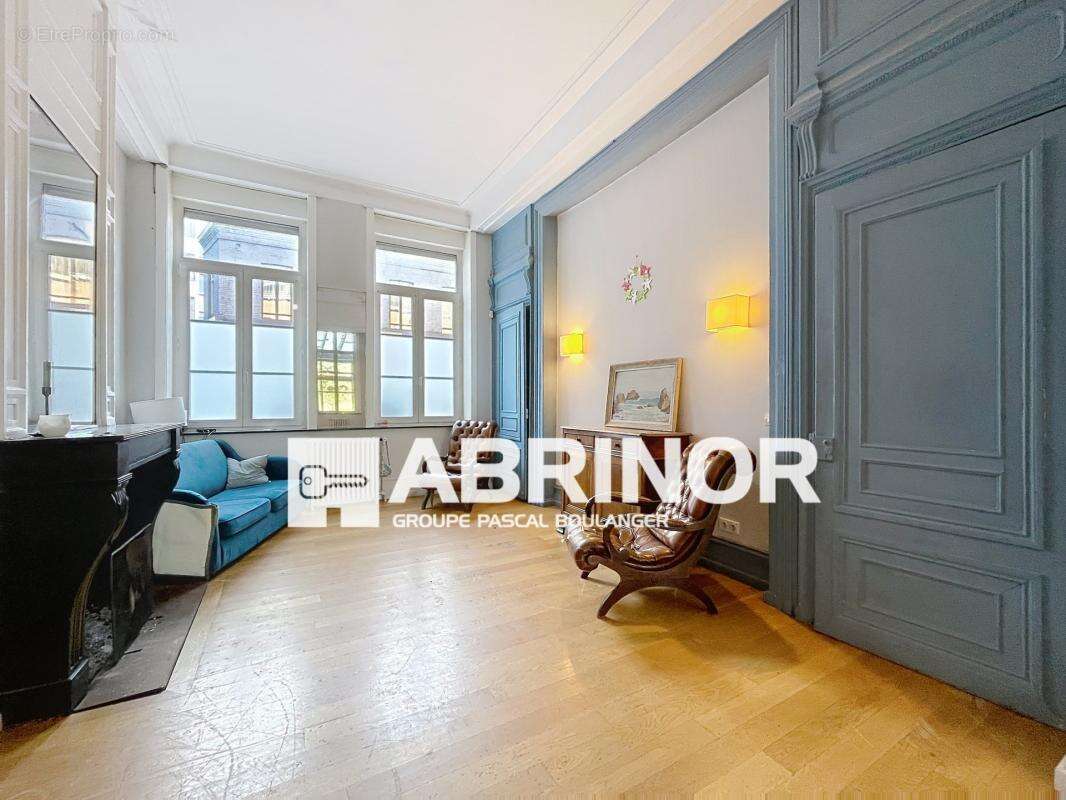 Maison 7 chambres – Bureau – Salle de jeux – 280 m² habitables – Jardin 500 m² - cave - photo 3