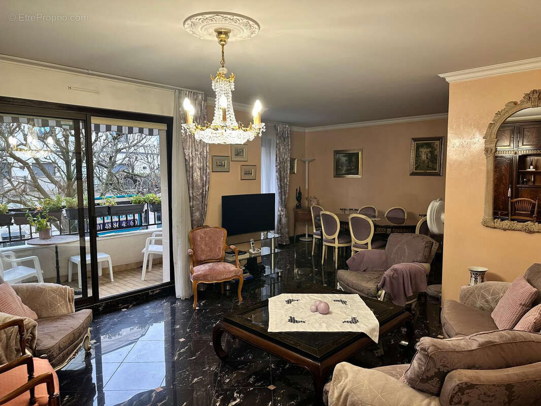 Appartement à SAINT-MAUR-DES-FOSSES