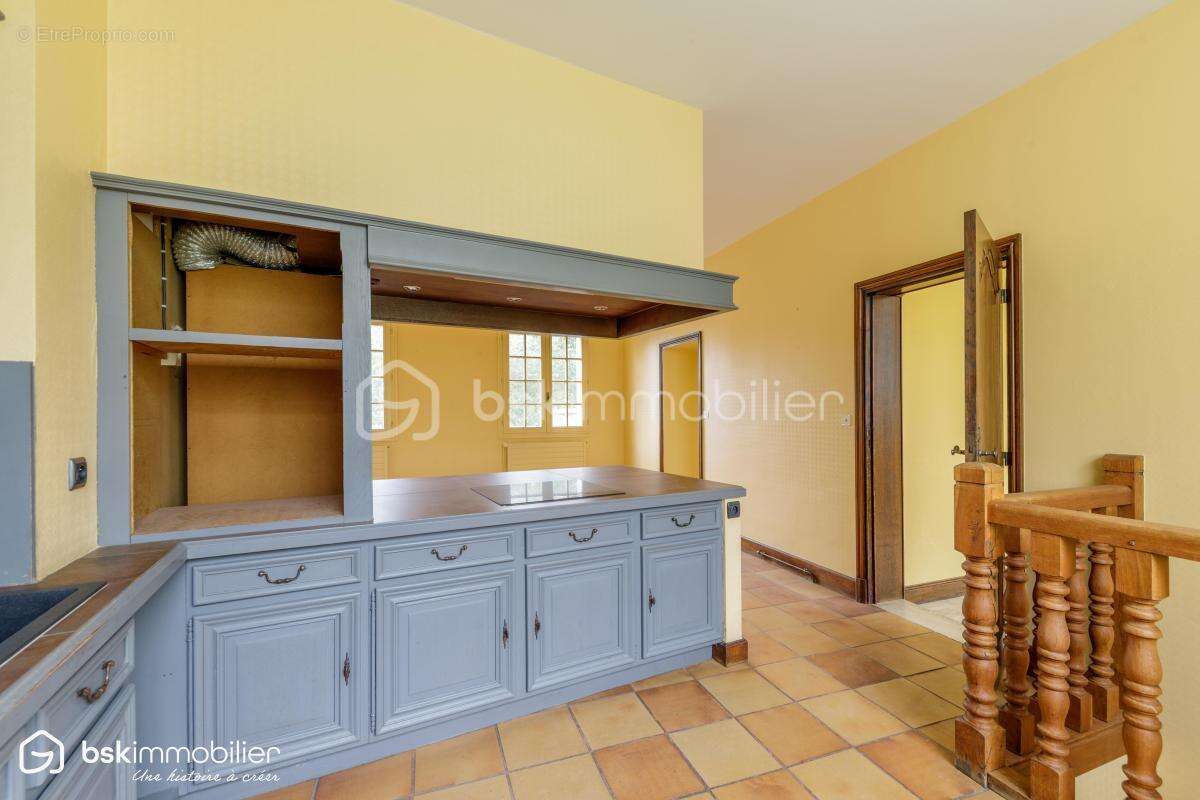 Maison de caractère 326 m² – Hyper-centre Châteauroux – Gros potentiel - photo 4