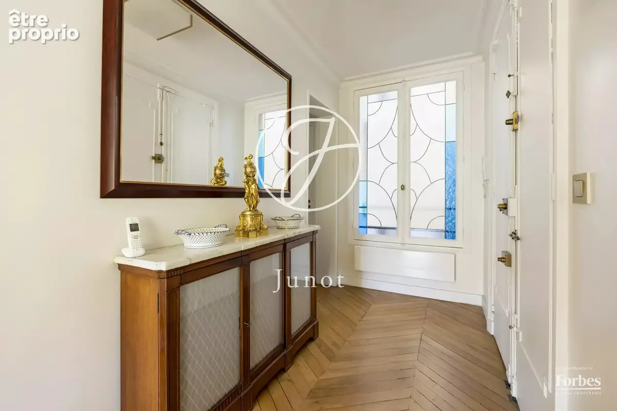 Paris 7e - GROS CAILLOU / BOSQUET - Appartement - 4 pièces - 106,21m² Carrez - 107,47m² au sol - 2 chambres - Vues sur monument - photo 13