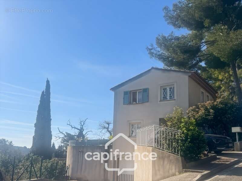 Appartement à HYERES