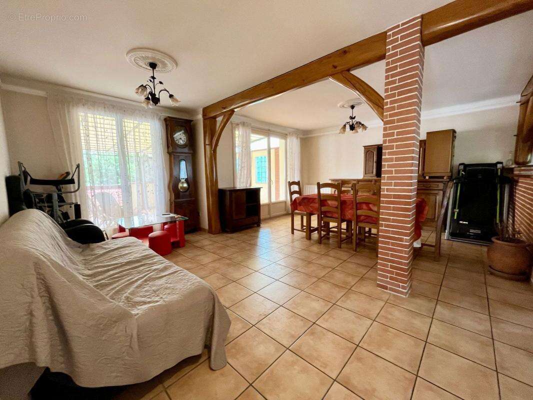 Maison à BRUGUIERES