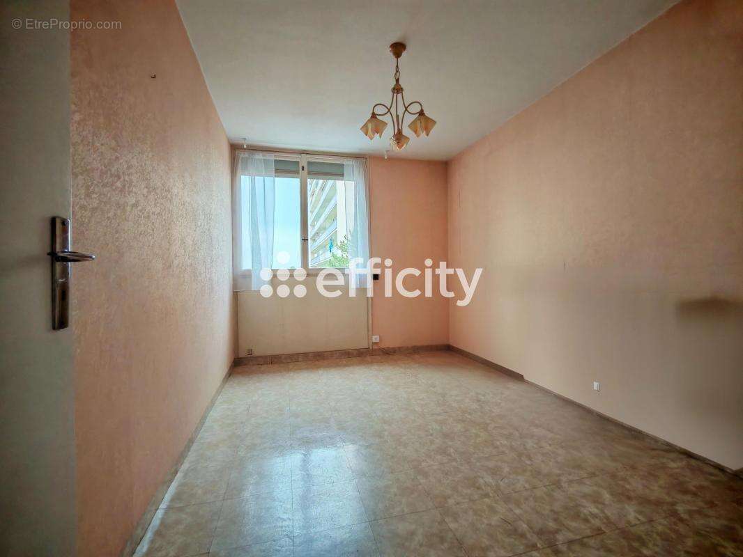 Appartement à SALON-DE-PROVENCE