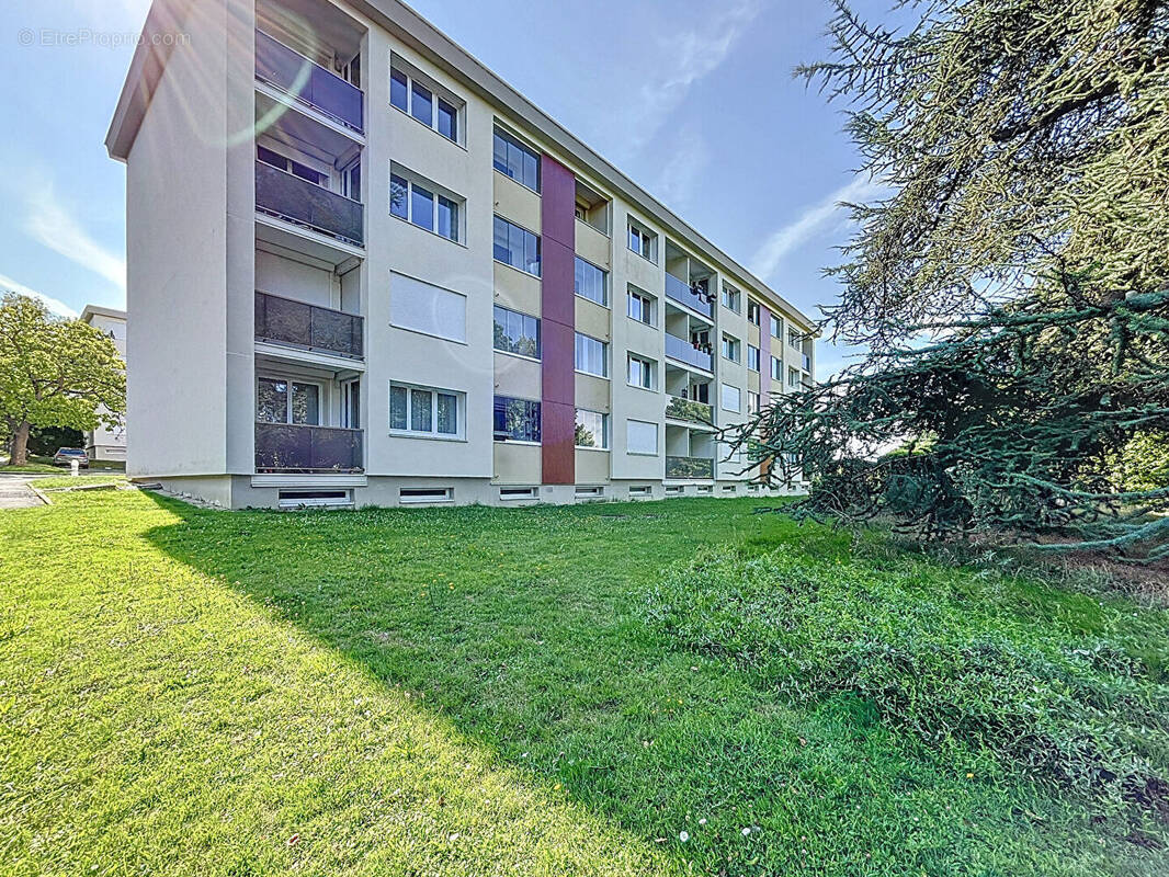 Appartement à SAINT-MICHEL-SUR-ORGE