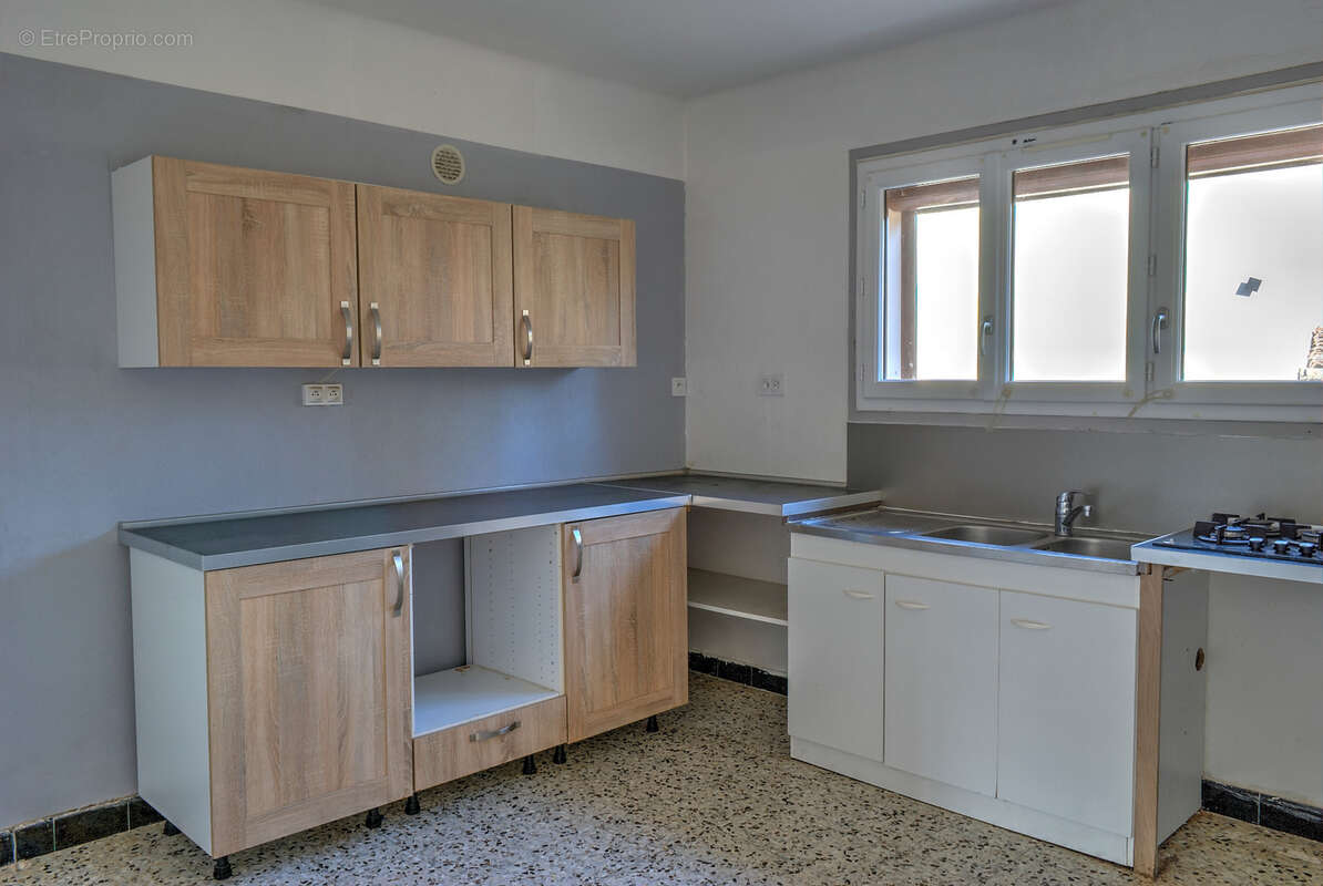 GENAY (69) - Maison 141 m² - 7 pièces - 1775 m² de terrain - Fort potentiel - photo 5