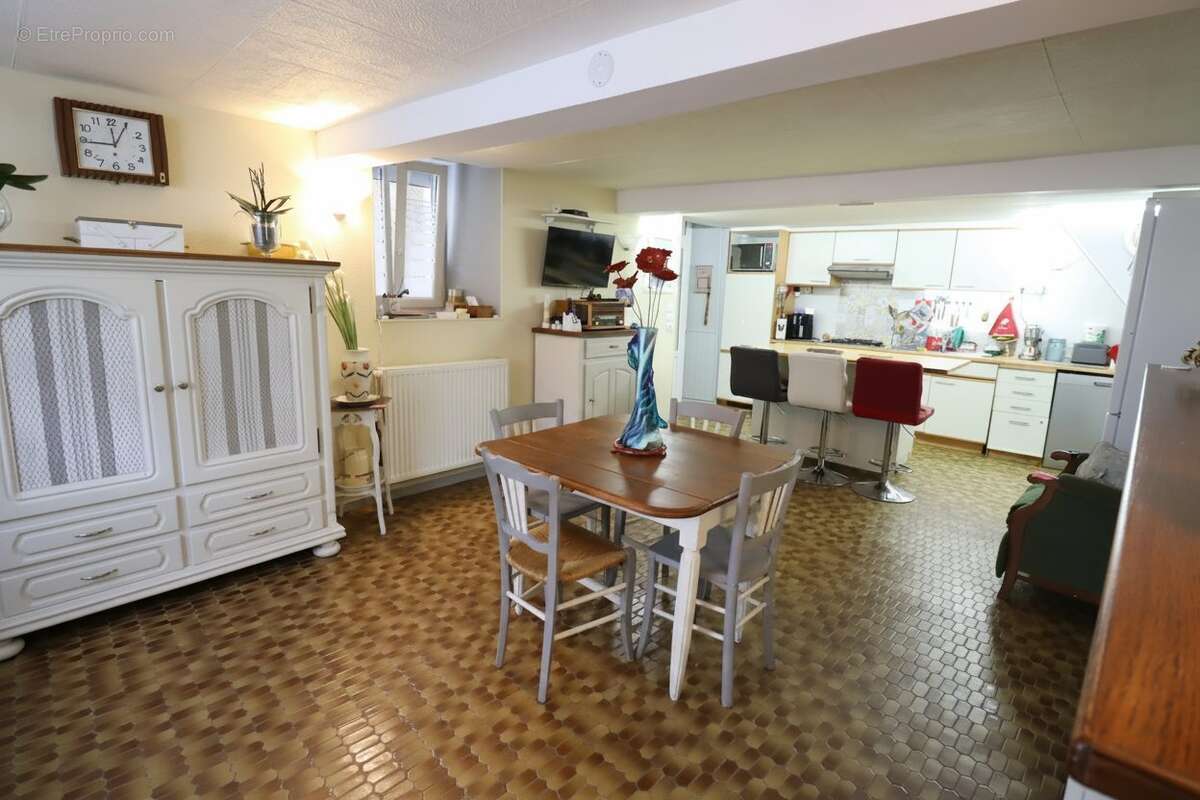 Maison 155 m² à Viriville  - photo 4