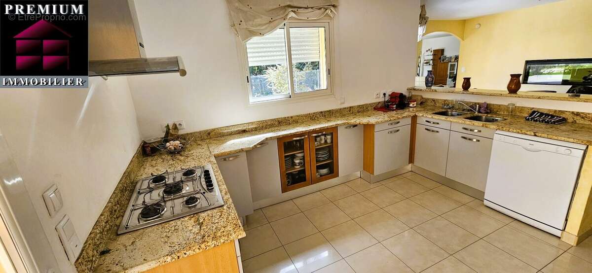 Maison à SAINT-ESTEVE